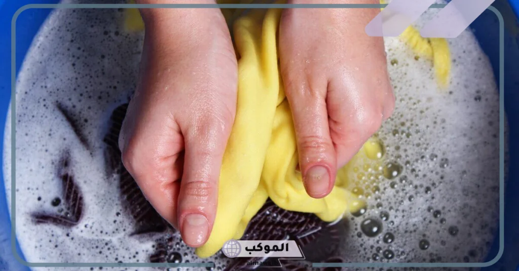 تفسير حلم غسل الملابس في المنام للمرأة في الغسالة عند ابن سيرين 6 تفسير حلم غسل الملابس لشخص آخر