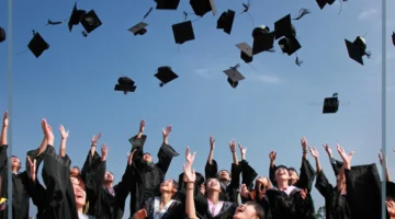 عبارة جميلة للخريجين