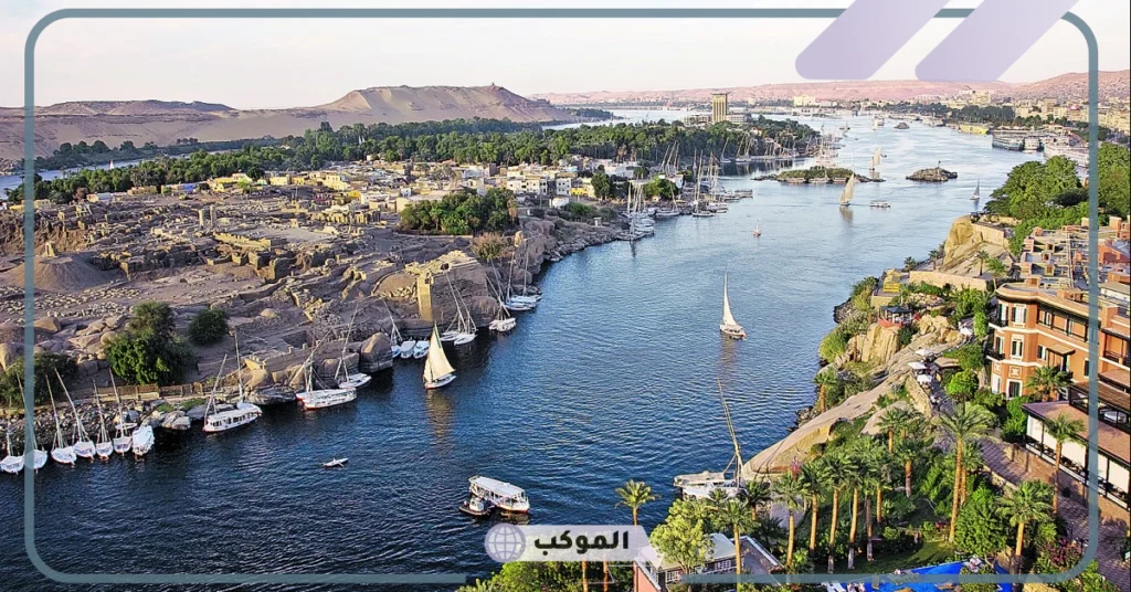 تمتاز دول العالم العربي والإسلامي بروابط قوية تؤهلها للتقارب والتكامل فيما بينها .