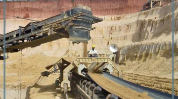 المعادن اللافلزية في السعودية