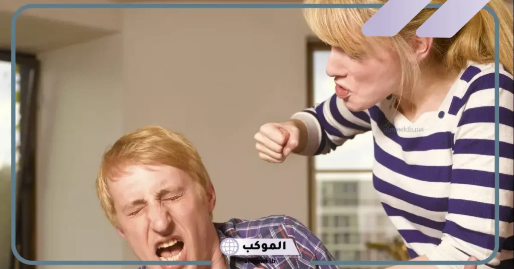 تفسير حلم ضرب شخص أعرفه باليد للمتزوجة