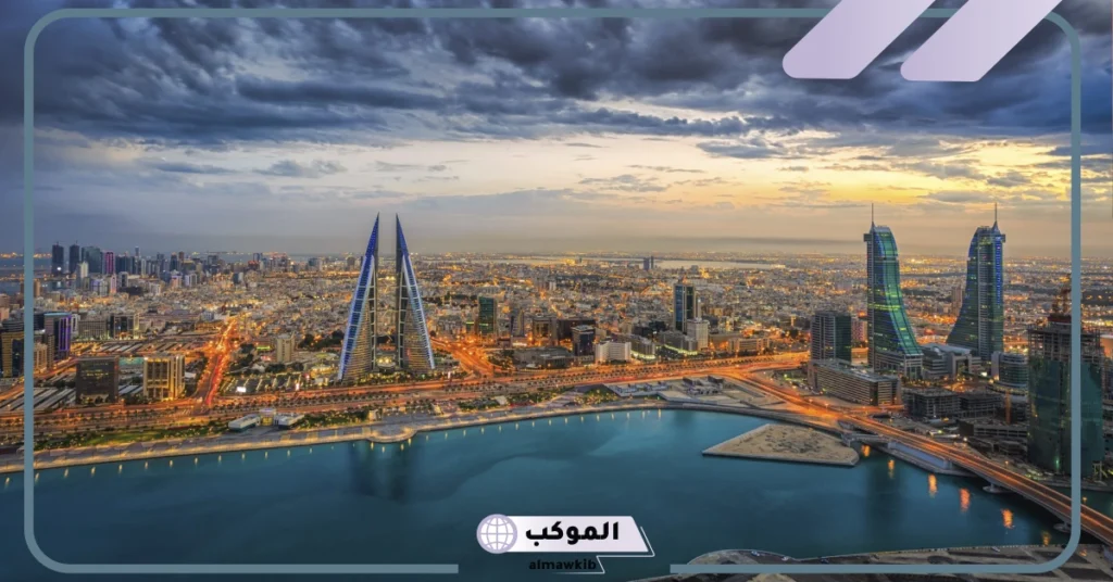 كم طول البحرين 