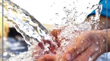 الماء واستخداماتها