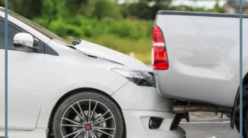 صدم السيارة