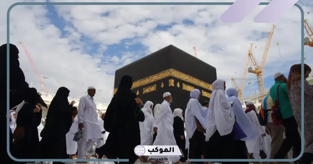 تفسير حلم الذهاب إلى العمرة مع العائلة للعزباء