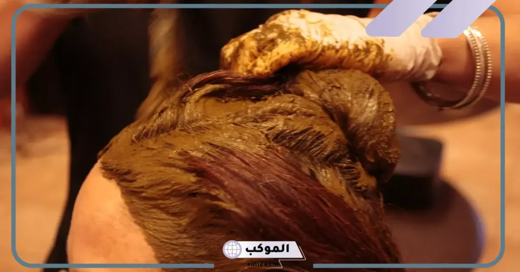 تفسير حلم وضع الحناء على الشعر وغسله للعزباء